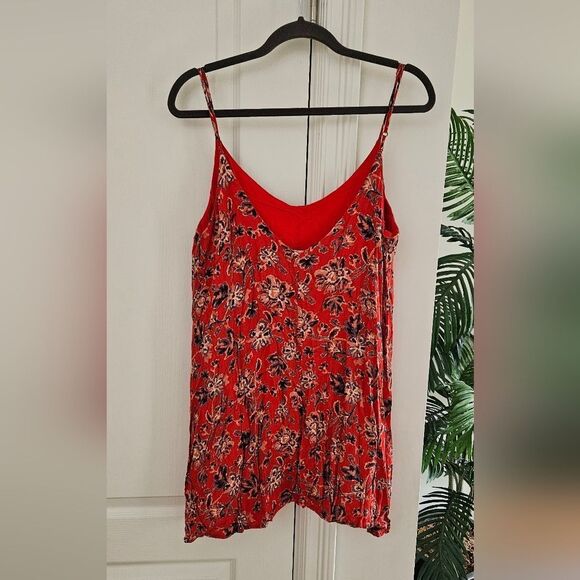 Nwot Floral Red Women's Top - Picture 2 of 4